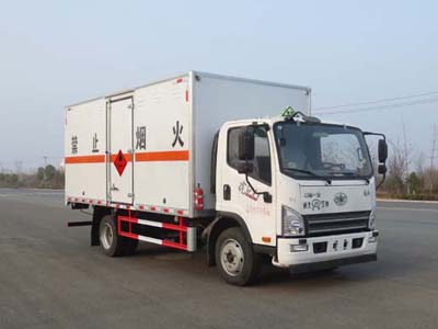 國(guó)六解放5.15米易燃液體廂式運(yùn)輸車(chē)