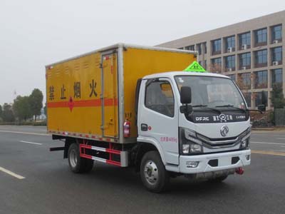 國(guó)六東風(fēng)多利卡4.1米藍(lán)牌易燃液體廂式運(yùn)輸車(chē)